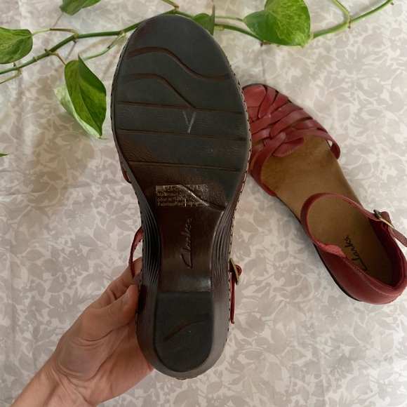 Clarks Women’s Wedge Fisherman Sandals - Picture 7 of 8